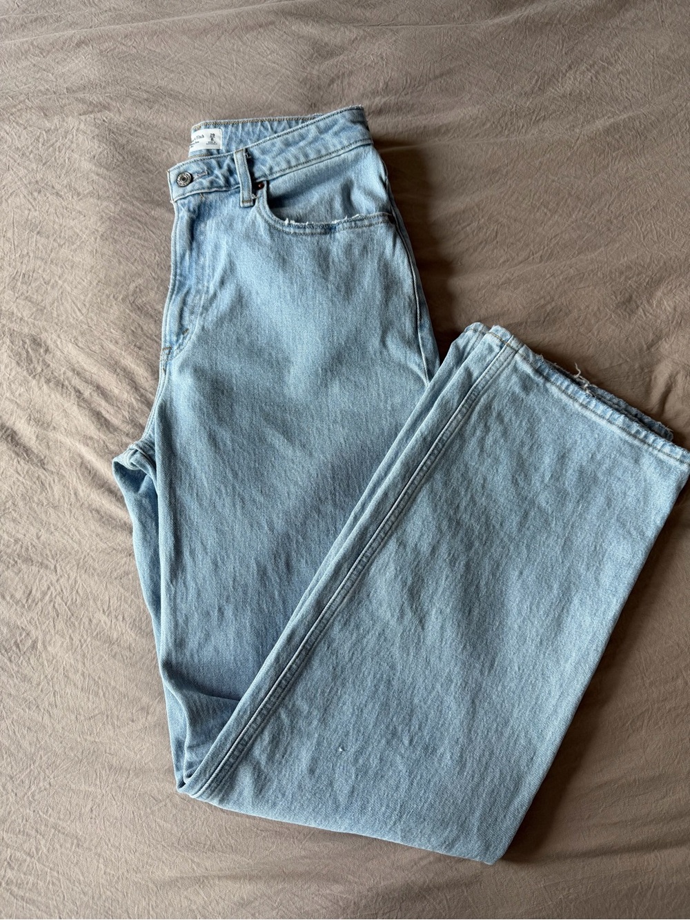 Abercrombie & Fitch Light Blue High-Rise Relaxed Jeans